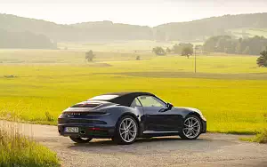  Porsche 911 Carrera Cabriolet (Gentian Blue Metallic) - 2019