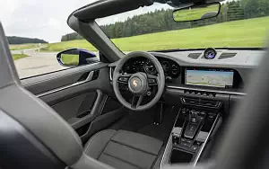   Porsche 911 Carrera Cabriolet (Gentian Blue Metallic) - 2019