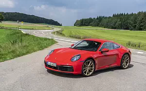   Porsche 911 Carrera Coupe (Guards Red) - 2019