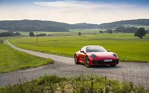   Porsche 911 Carrera Coupe (Guards Red) - 2019