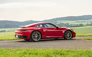   Porsche 911 Carrera Coupe (Guards Red) - 2019
