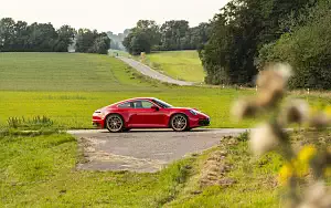   Porsche 911 Carrera Coupe (Guards Red) - 2019