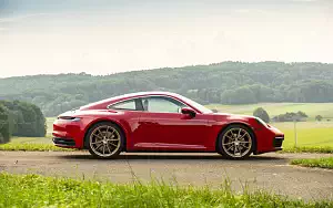   Porsche 911 Carrera Coupe (Guards Red) - 2019