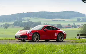   Porsche 911 Carrera Coupe (Guards Red) - 2019