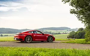   Porsche 911 Carrera Coupe (Guards Red) - 2019
