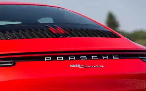   Porsche 911 Carrera Coupe (Guards Red) - 2019