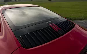   Porsche 911 Carrera Coupe (Guards Red) - 2019