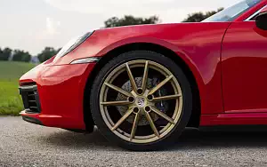   Porsche 911 Carrera Coupe (Guards Red) - 2019