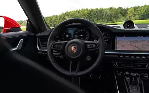   Porsche 911 Carrera Coupe (Guards Red) - 2019