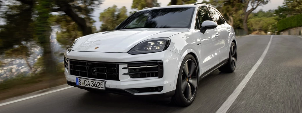   Porsche Cayenne S E-Hybrid - 2023 - Car wallpapers
