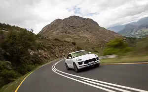   Porsche Macan Turbo (Carrara White Metallic) - 2019