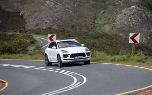  Porsche Macan Turbo (Carrara White Metallic) - 2019