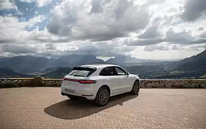   Porsche Macan Turbo (Carrara White Metallic) - 2019