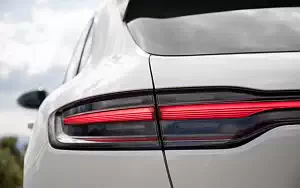   Porsche Macan Turbo (Carrara White Metallic) - 2019