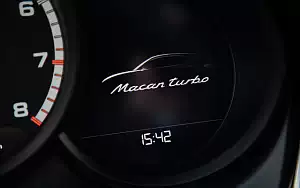   Porsche Macan Turbo (Carrara White Metallic) - 2019