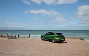   Porsche Macan Turbo (Mamba Green Metallic) - 2019