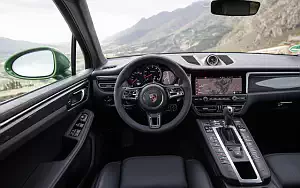   Porsche Macan Turbo (Mamba Green Metallic) - 2019