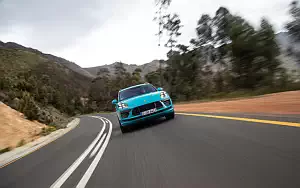   Porsche Macan Turbo (Miami Blue) - 2019