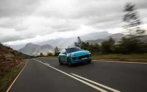   Porsche Macan Turbo (Miami Blue) - 2019