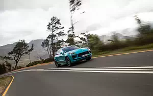   Porsche Macan Turbo (Miami Blue) - 2019