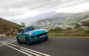   Porsche Macan Turbo (Miami Blue) - 2019