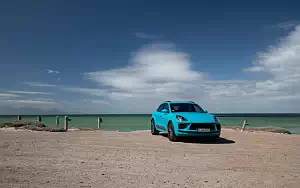   Porsche Macan Turbo (Miami Blue) - 2019