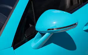  Porsche Macan Turbo (Miami Blue) - 2019