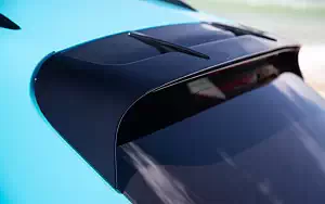   Porsche Macan Turbo (Miami Blue) - 2019