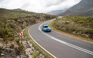   Porsche Macan Turbo (Sapphire Blue Metallic) - 2019