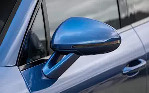   Porsche Macan Turbo (Sapphire Blue Metallic) - 2019