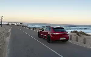   Porsche Macan GTS (Carmine Red) - 2020