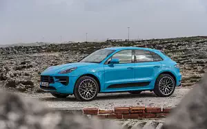   Porsche Macan GTS (Miami Blue) - 2020