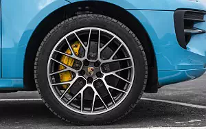   Porsche Macan GTS (Miami Blue) - 2020