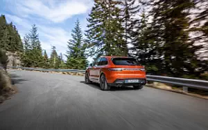   Porsche Macan T (Papaya Metallic) - 2022