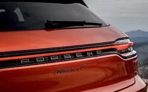   Porsche Macan T (Papaya Metallic) - 2022