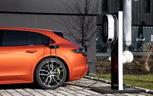   Porsche Panamera 4 E-Hybrid Sport Turismo SportDesign Package (Papaya Metallic) - 2020