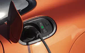   Porsche Panamera 4 E-Hybrid Sport Turismo SportDesign Package (Papaya Metallic) - 2020