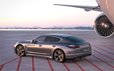   Porsche Panamera Turbo S - 2011