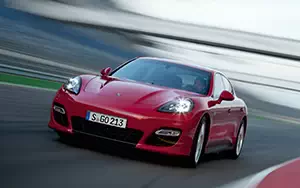   Porsche Panamera GTS - 2012