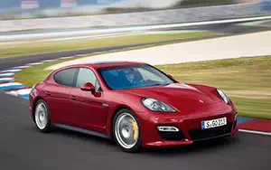   Porsche Panamera GTS - 2012