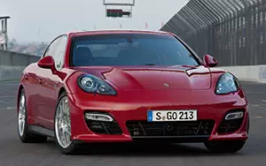   Porsche Panamera GTS - 2012
