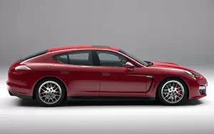   Porsche Panamera GTS - 2012
