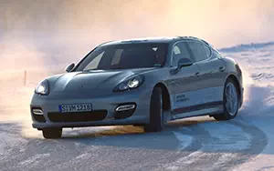   Porsche Panamera 4S - 2013