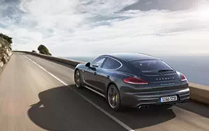   Porsche Panamera Turbo S - 2013