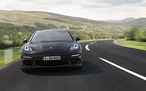   Porsche Panamera - 2013