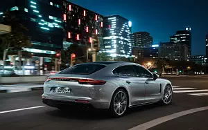  Porsche Panamera Turbo S E-Hybrid Executive - 2017