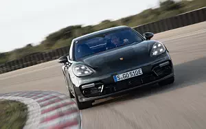   Porsche Panamera Turbo S E-Hybrid - 2017
