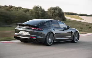   Porsche Panamera Turbo S E-Hybrid - 2017
