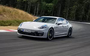   Porsche Panamera Turbo S E-Hybrid - 2017