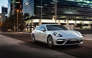   Porsche Panamera Turbo S E-Hybrid - 2017